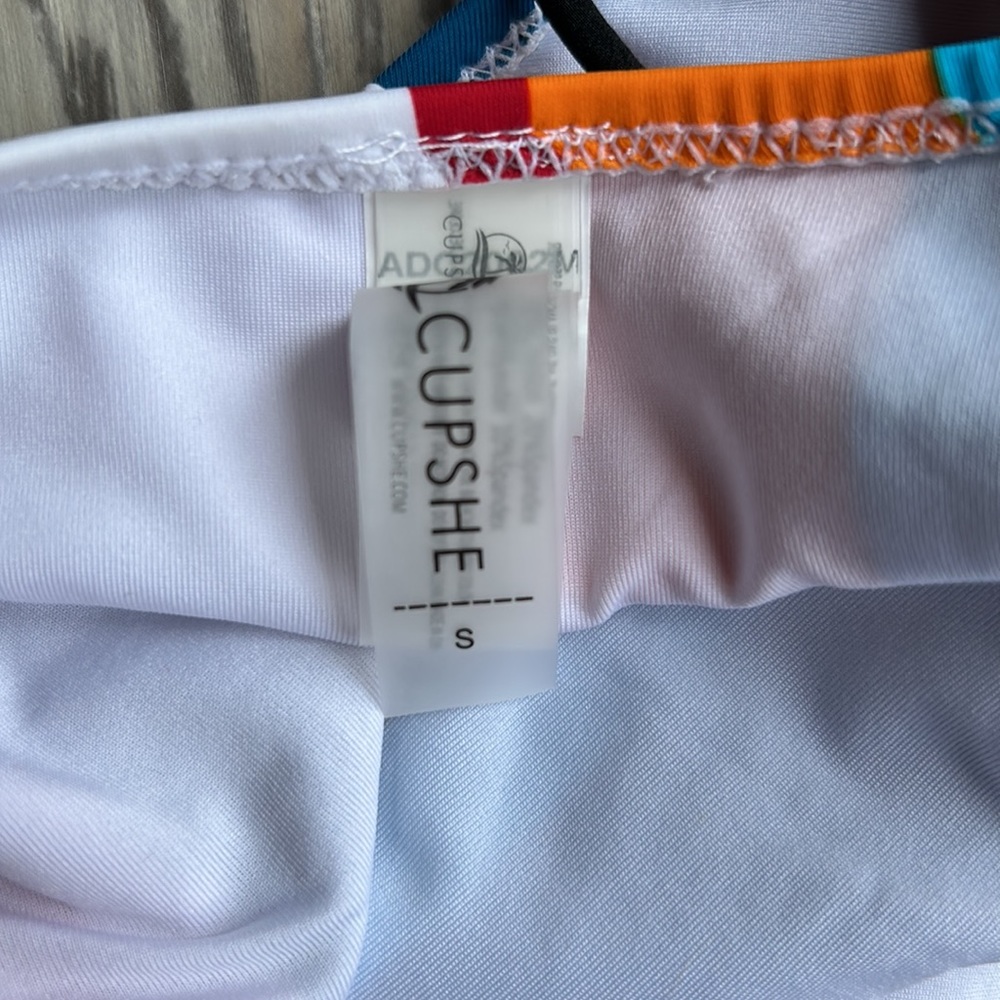 Bikini - Picture 3 of 3